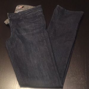 Paige Premium Denim. Waist 26. Inseam 31 inches.